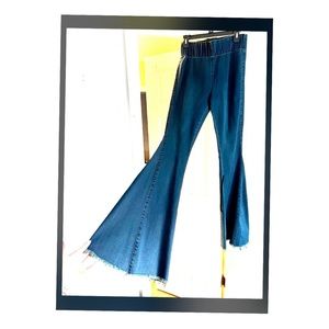 New Funky Flare Stretch Bellbottom jeans. 💙